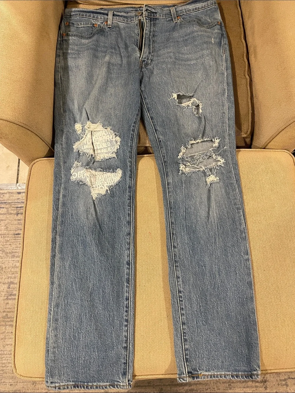 Levi's Men's Distressed Light Blue Straight Jeans-RARE
